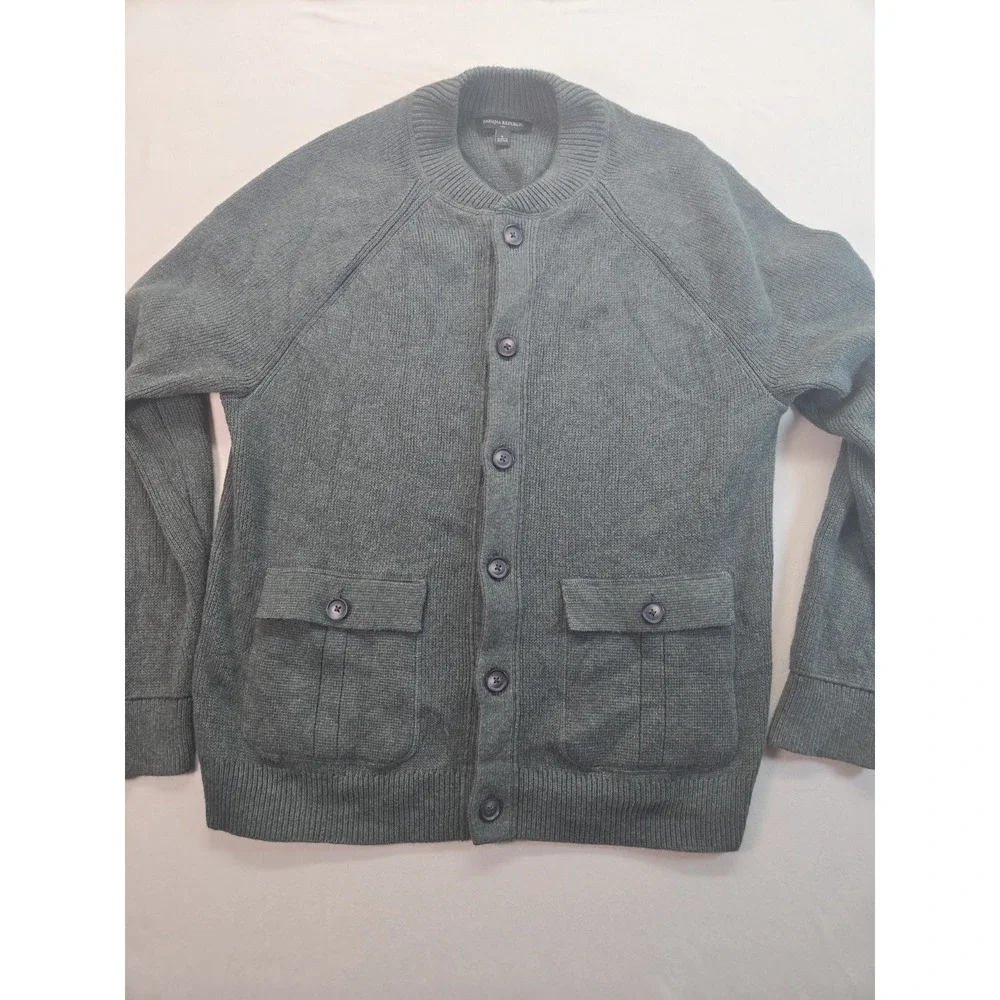 Banana Republic Men's Button-Up Cardigan Sweater – L – Green